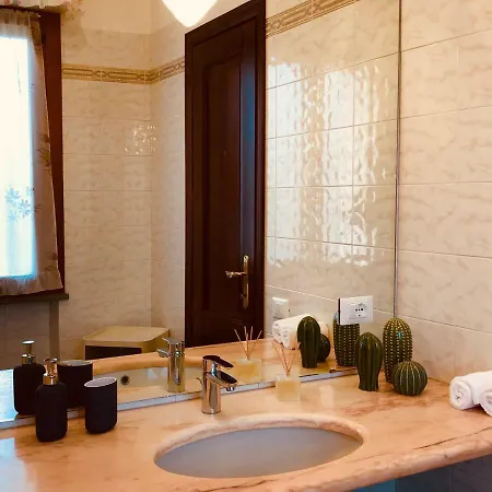 Casa Ciampi Locazione Turistica Гостьовий будинок *
